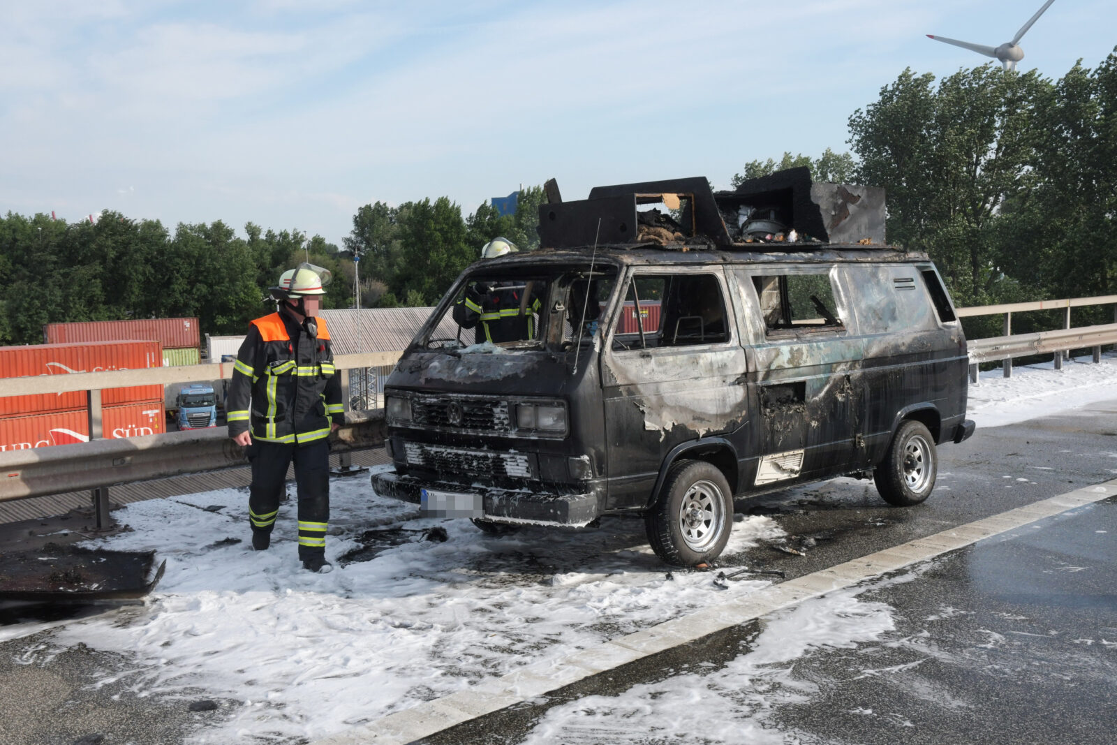 Weiteres Fahrzeug brennt auf A7 aus