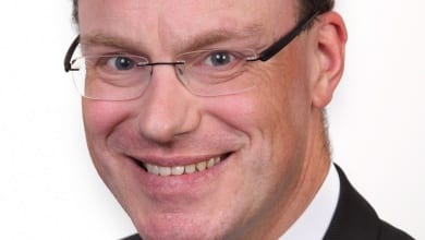 Jochen Lindemann feiert Dienstjubiläum bei der Sparkasse Harburg-Buxtehude