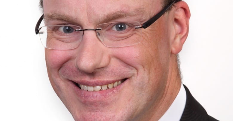 Jochen Lindemann feiert Dienstjubiläum bei der Sparkasse Harburg-Buxtehude