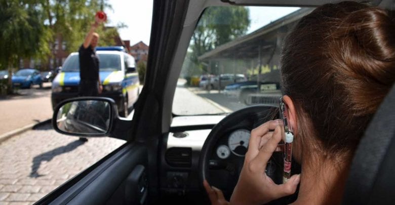 Polizei fischt 49 Handysünder aus dem Verkehr 1 Polizei fischt 49 Handysünder aus dem Verkehr