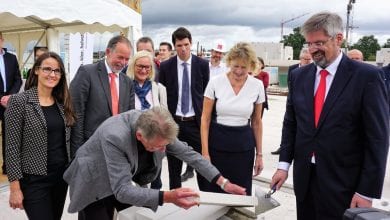 Senatorin Dr. Dorothee Stapelfeldt legt Grundstein für Hamburger Lösung