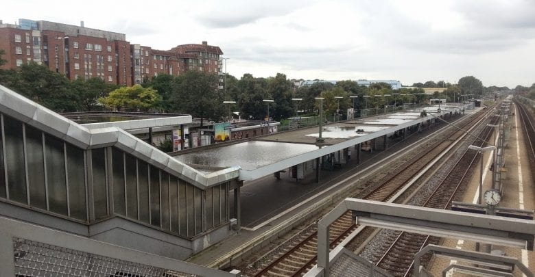 Handydiebstahl in S-Bahn: Festnahme, Wohnungsdurchsuchung und Haft