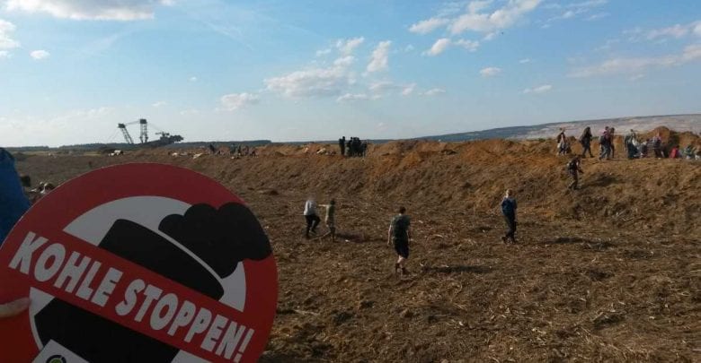 „Harburger Grüne demonstriert im Hambacher Wald“