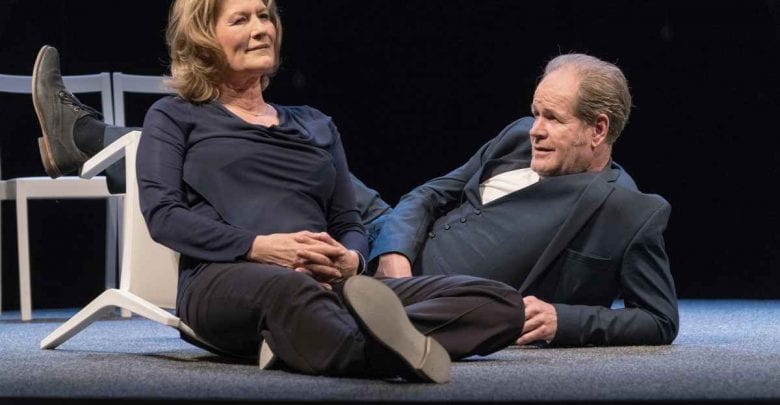 Konstellationen – Schauspiel von Nick Payne