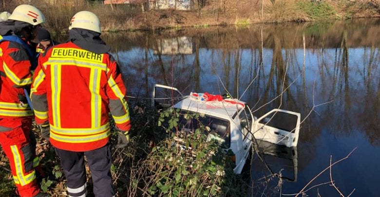 Golf nach Spritztour im Teich versenkt? Polizei sucht Zeugen
