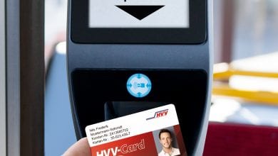 HVV-Karte wird überprüft.