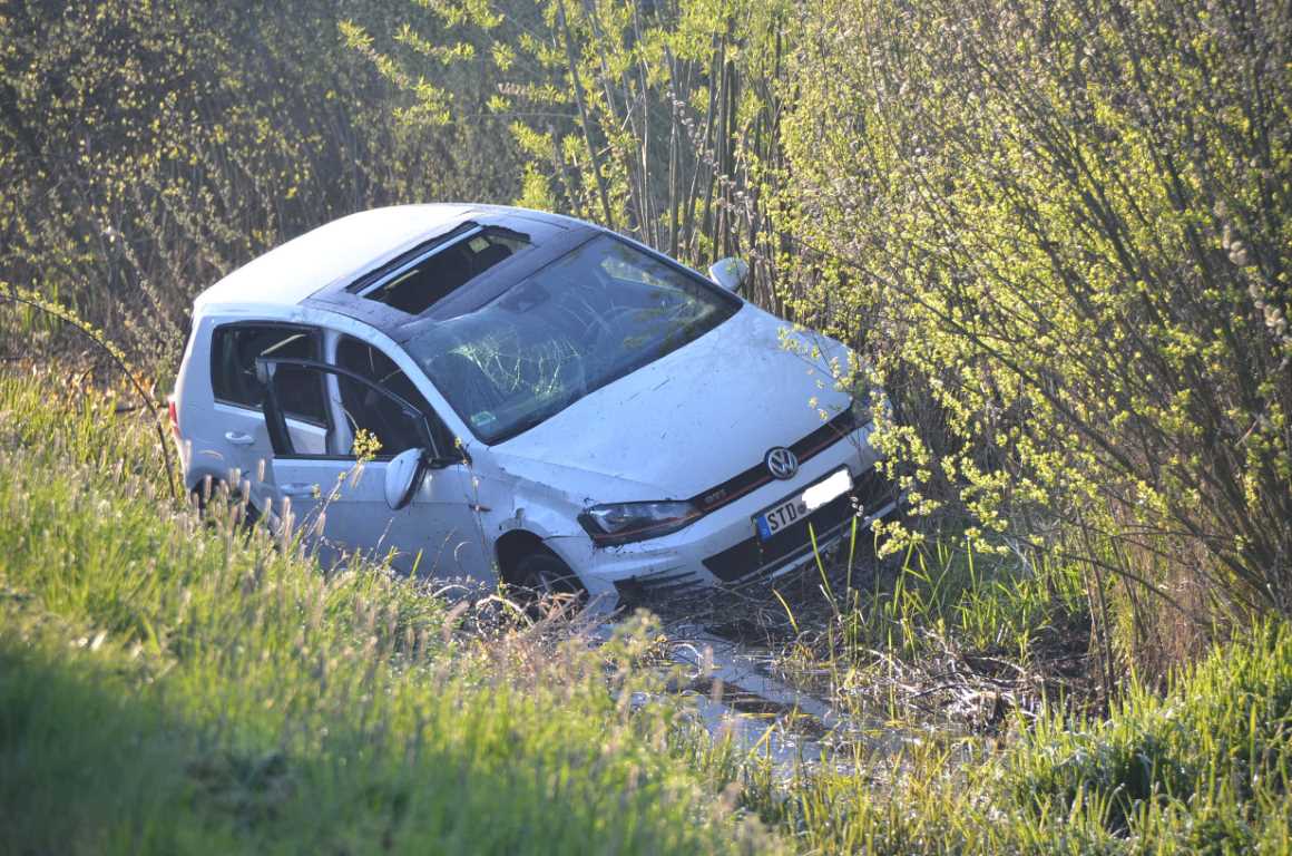 Altes Land - 62-jährige beim Überholvorgang unaufmerksam