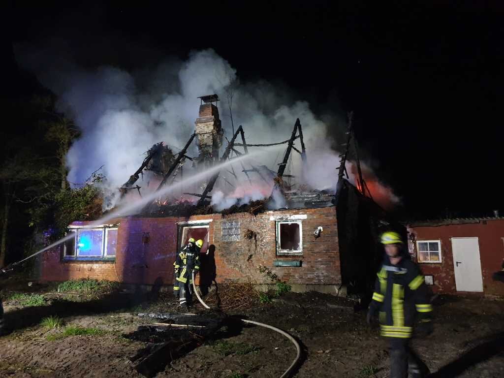 Reetdachhaus in Dornbuschermoor von Feuer zerstört
