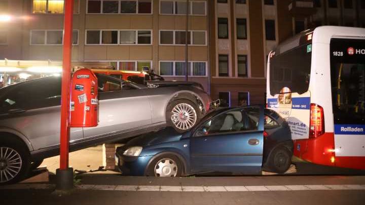 Auffahrunfall sorgt für viele Schaulustige
