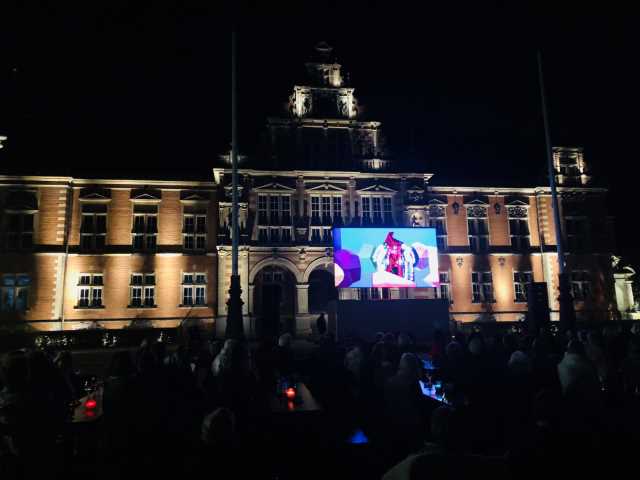 Staatsopernpremiere auf dem Harburger Rathausplatz