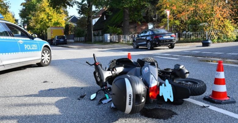 Neuwiedenthaler Straße nach Zweiradunfall gesperrt