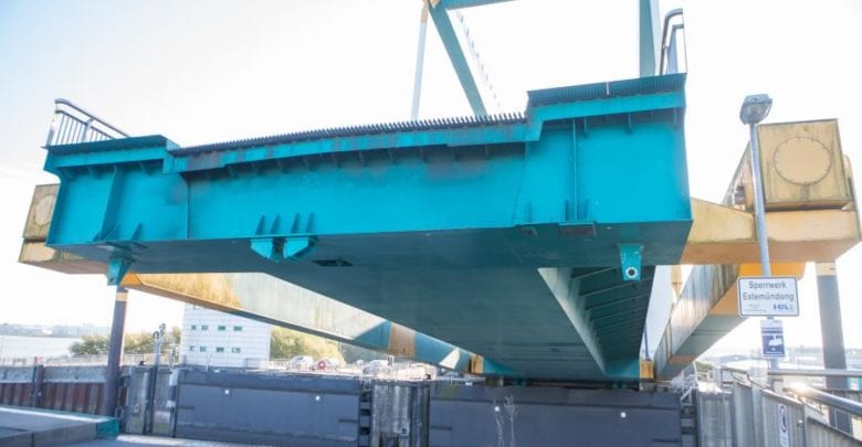 Brücke defekt: Este-Sperrwerk tagelang gesperrt