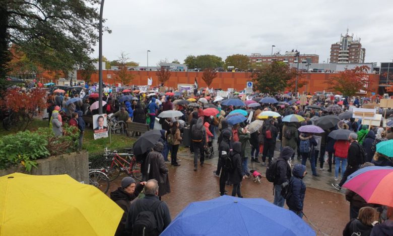Teilnehmerzahl der Demo gegen Tierversuchslabor sprengt Erwartungen
