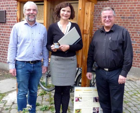 Drittes Bienenhotel im Bezirk Harburg eingeweiht