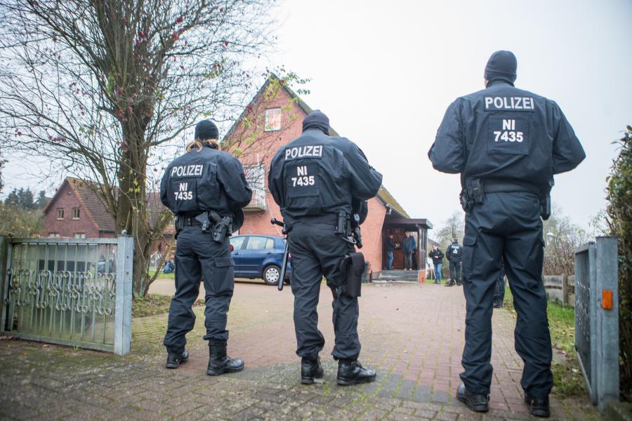 Polizei stürmt Häuser einer "Clan-Familie" in Maschen