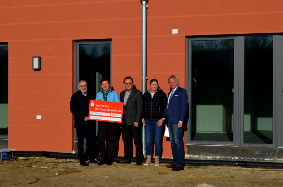 Neu Wulmstorf-Stiftung sichert sich noch zwei Spendersteine von LeA