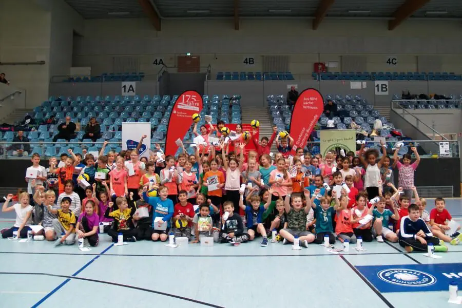 101 Kinder beim Sparkassen GrundschulCup in Neugraben am Ball 1 101 Kinder beim Sparkassen GrundschulCup in Neugraben am Ball