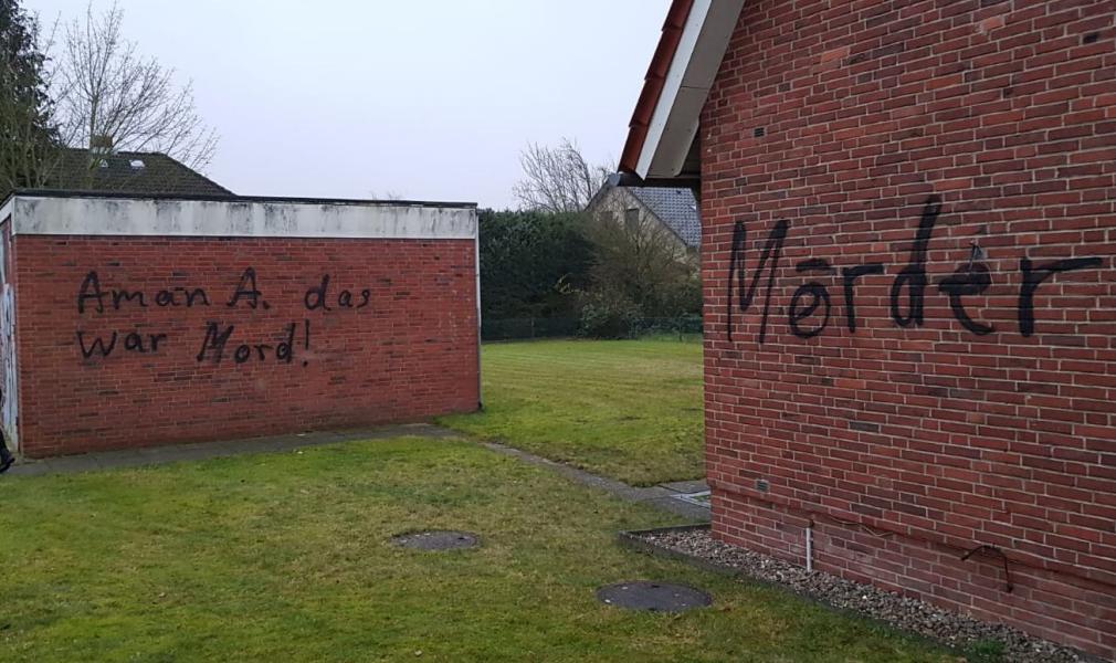 Polizeiwache verschandelt - Staatsschutz ermittelt
