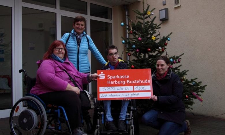 SPD Ortsverein Neu Wulmstorf übergibt Flohmarkt-Spende über 1.300 Euro an LeA
