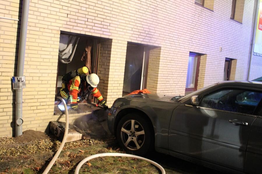 Nach Wohnungsbrand schwebt 32-jähriger in Lebensgefahr