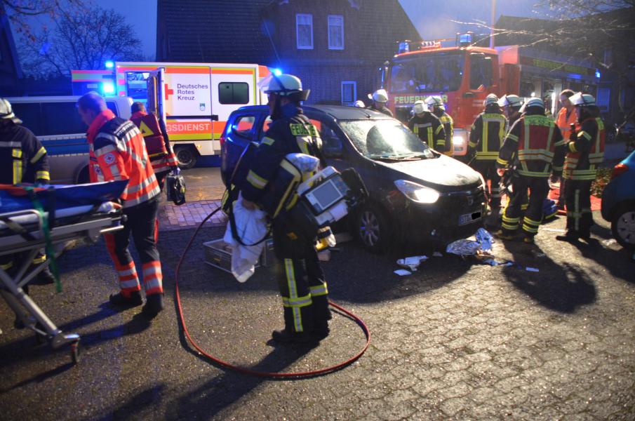 3-jähriger nach Unfall unter Auto eingeklemmt