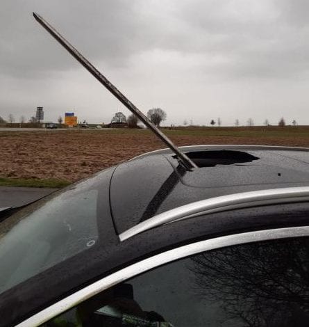 Horror-Unfall: Geschockter Autofahrer blieb unverletzt
