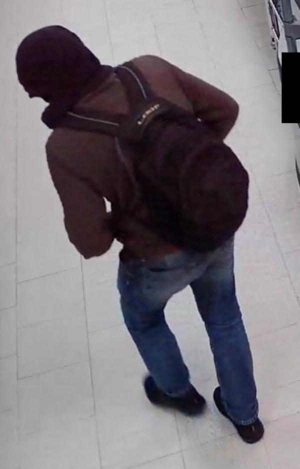 Öffentlichkeitsfahndung nach Penny-Räuber in Stade