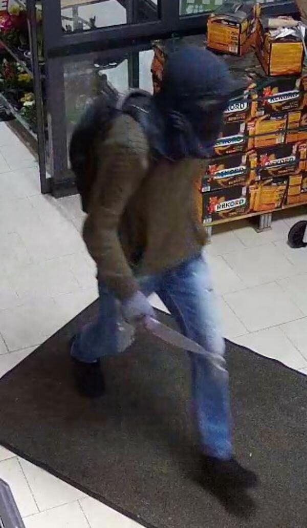 Öffentlichkeitsfahndung nach Penny-Räuber in Stade