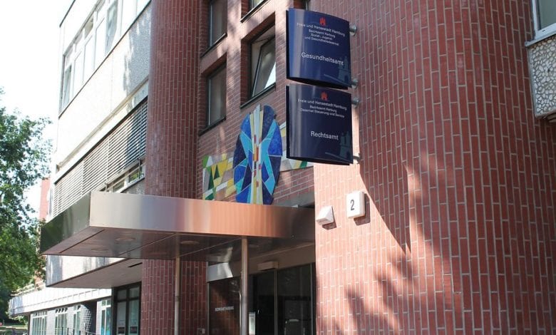 Bezirksamt schickt Gesundheitsamtschef zum Überstunden abbummeln