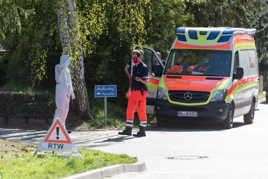 50 Infizierte - Corona-Großeinsatz in Maschen