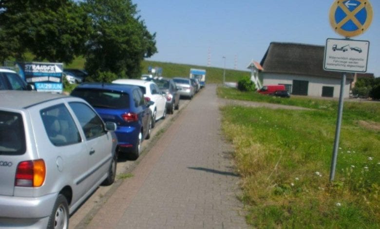 Bassenflether Strand: Zahlreiche Fahrzeuge abgeschleppt
