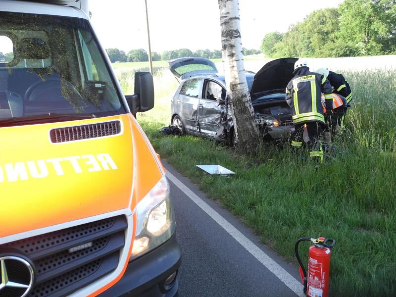 Zwei Verletzte nach Verkehrsunfall auf der Landesstraße 124 in Helmste