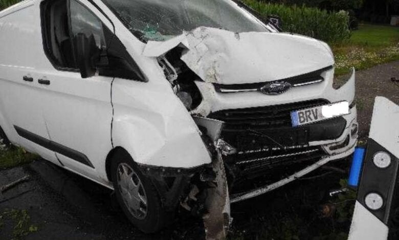 Unfallflucht nach schwerem Verkehrsunfall - Polizei sucht Zeugen