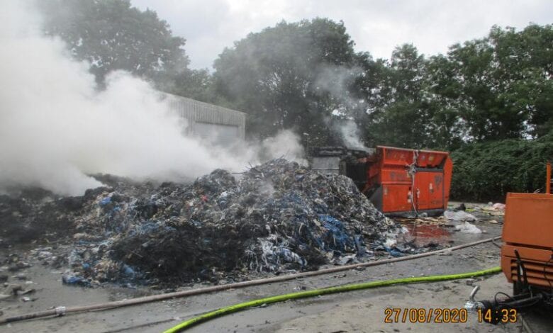 Brand auf einem Wertstoffhof in Wischhafen