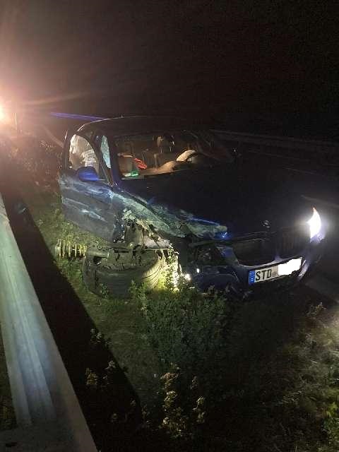 Unfall auf der A 26 - Polizei sucht Verursacher und Zeugen