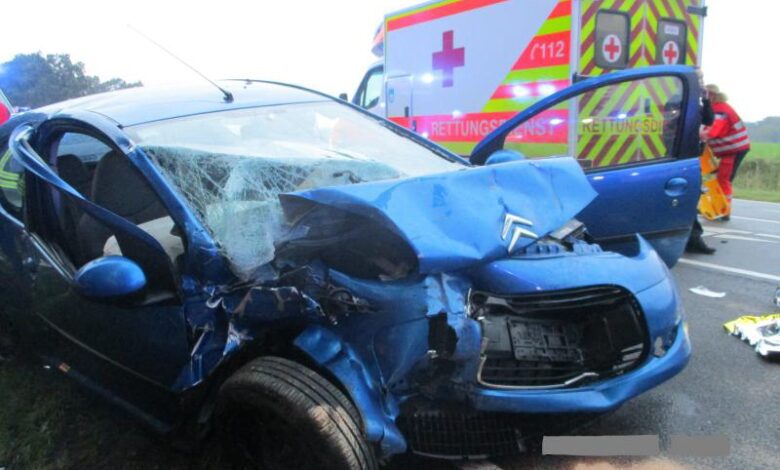 Fünf zum Teil schwer verletzte Autoinsassen bei Verkehrsunfall auf der Bundesstraße 74