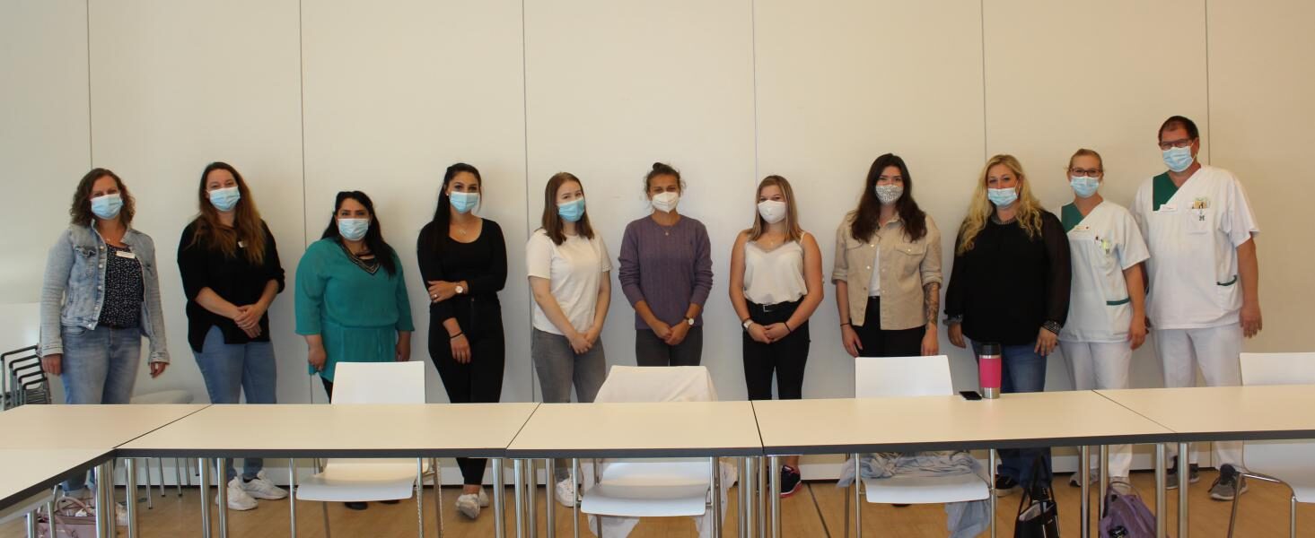 Ausbildungsstart für 6 Auszubildende an der Helios Mariahilf Klinik