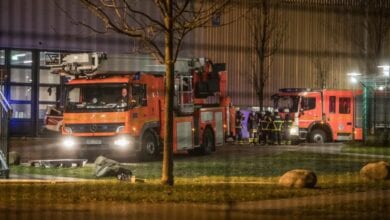 Feuer im Bürocontainer bei Mercedes Niederlassung