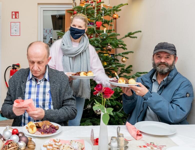 Cornelia Poletto kocht für das DRK-Harburg-Huus