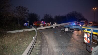 Schwertransport verliert 20 Tonnen schweres Teil