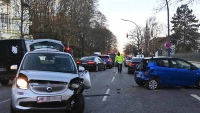 Drei verletzte Personen nach Verkehrsunfall auf der Stader Straße