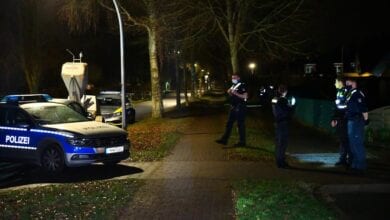 Polizei sucht Angreifer nach schwerer Körperverletzung an Polizisten