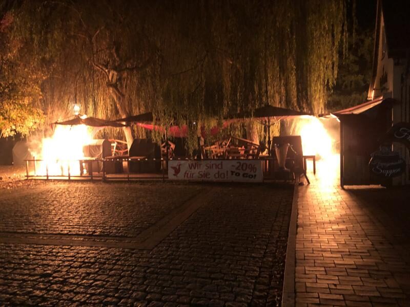 Brandserie in der Buxtehuder Innenstadt - Polizei sucht Brandstifter und Zeugen