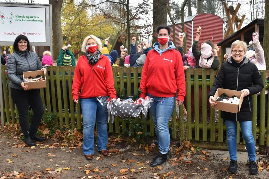 Kindergartenkinder bastelten Anhänger für die Johanniter-Tages- und Kurzzeitpflege Salzhausen