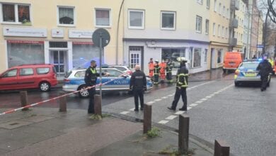 Gruselig: Mann tot im parkenden Auto entdeckt