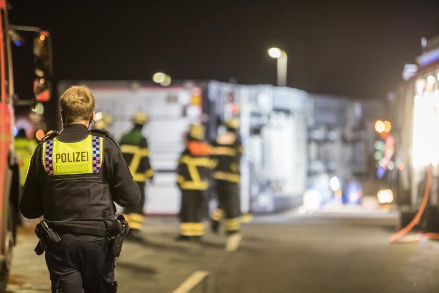 Schwerer Unfall legt Verkehr Richtung Süden lahm