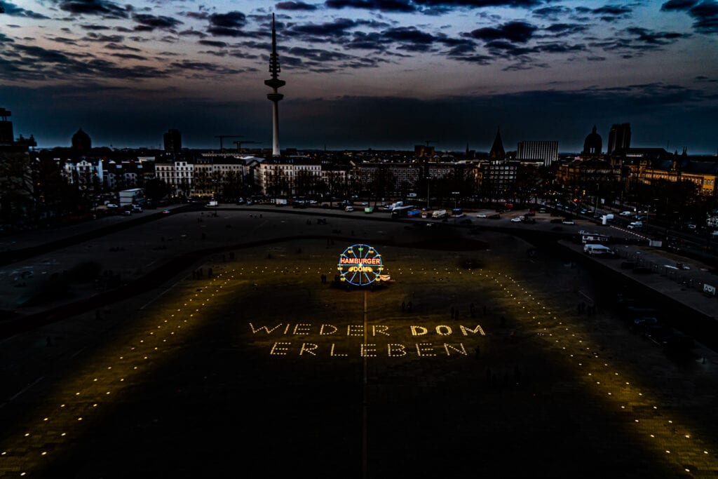 Hamburger DOM hat unter 2G-Bedingungen eröffnet