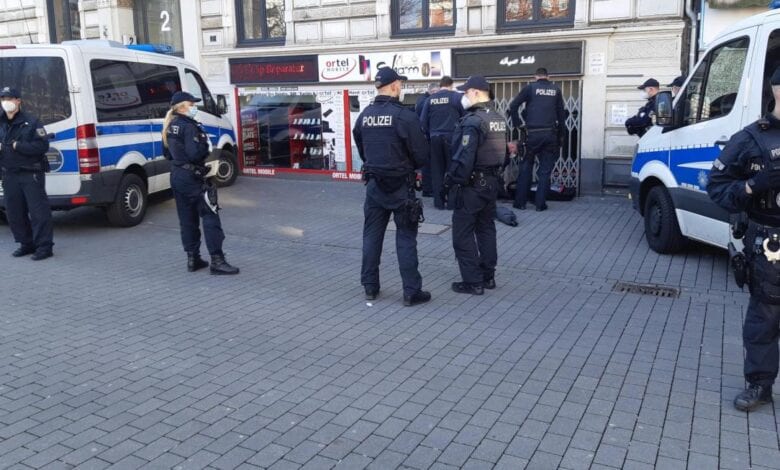 Verdacht der gewerbsmäßigen Hehlerei - Polizei durchsucht Handyshop
