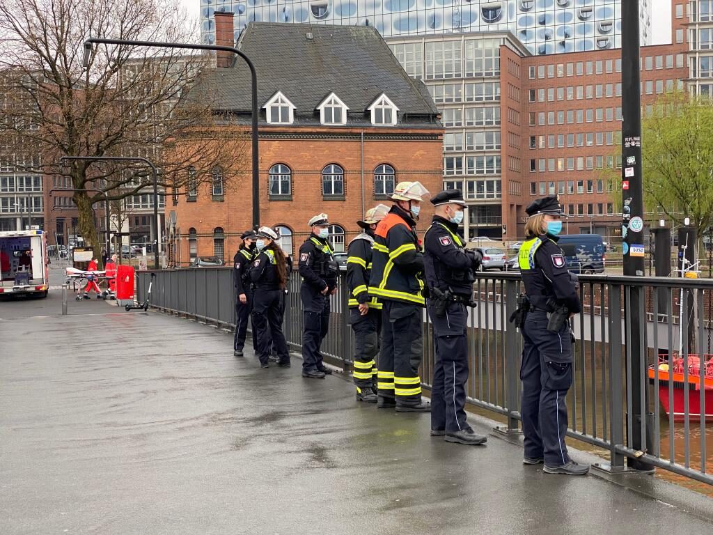 Wasserleiche in der Elbe gefunden – Feuerwehr im Einsatz