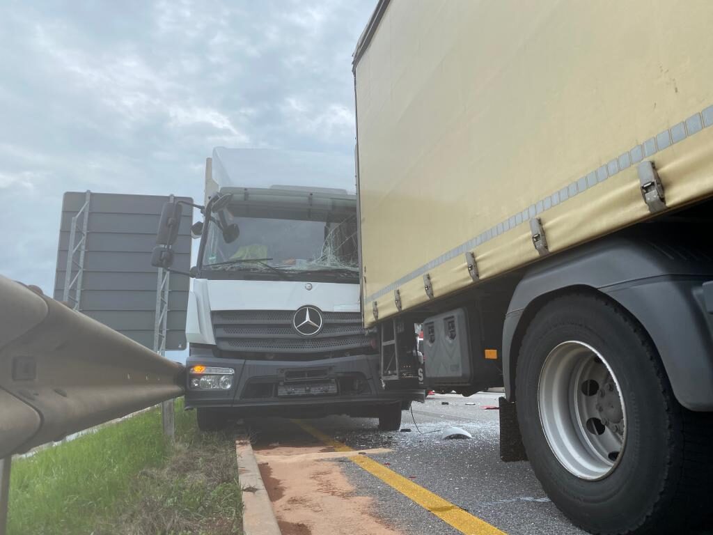 Nach Unfall auf der A7 ist die Richtungsfahrbahn nach Hannover gesperrt